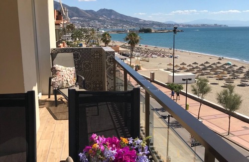 Fuengirola Apartment | Frontline Beach Apartment. Totally renewed. Sunny Apartment. Near the centre.