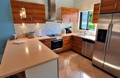 Gold Coast House | Gold Coast 2 bedroom/3 bathroom, sleeps 6