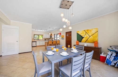 Gold Coast Villa | Gold Coast 4br4 5BA Villa w Privatepool Gym
