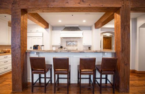 Empire Pass Apartment | Grand Lodge - Five Bedroom #402 - Ski-in ski-out