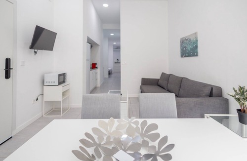 Bailen-Miraflores Apartment | GuestReady - Charming studio in Malaga centre