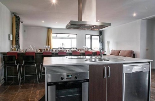 Los Angeles de San Rafael Cottage | Heated pool, Casa El Arrebol Rural for 17 people 600 439 469