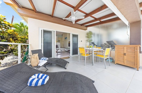 Boegoeroei Apartment | HH1-SLEEPS 4, PRIVATE UNIT, WIFI, INFINITY POOL, BBQ, HOT TUB, AMAZING VIEWS