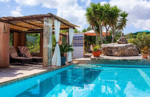 Son Macia House | Holiday Apartment "Individual Guesthouse Mallorca" with Mountain View, Shared Pool & Wi-Fi
