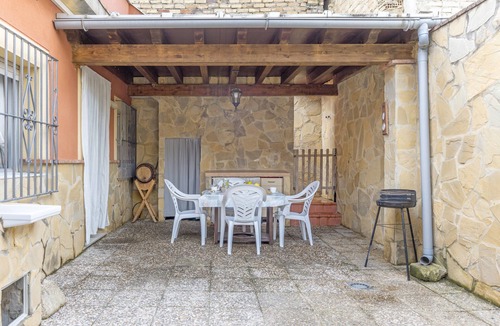 Jerez de la Frontera House | Holiday Home 'Como En Casa Jerez' with Private Terrace, Private Garden and Air Conditioning