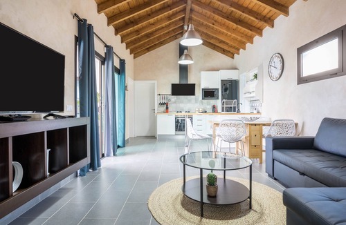 La Oliva Villa | Holiday Home "Villa Era 1" with Garden, Pool, Terrace and Wi-Fi