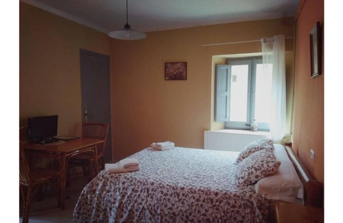 Susqueda Hostel | Hostal del Coll Full Rental 10 people Susqueda Pantano Guilleries