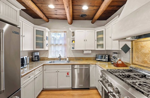 Historic Eastside House | Hot Tub, Kiva Fireplace, Koi Pond, Walk Everywhere