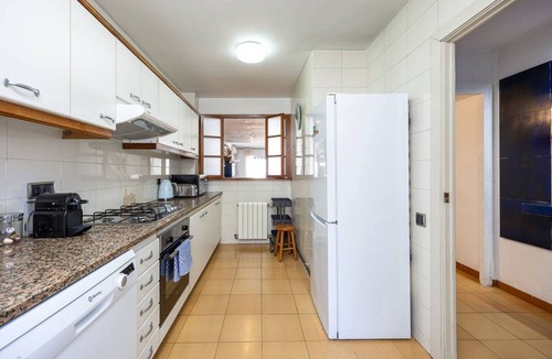 Montgat Apartment | House with 4 bedrooms, 3 bathrooms, located in the old town of Montgat and only 5 minutes from the beach.