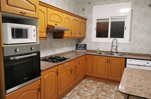 Cunit Ski Chalet | House with private pool, close to the beach and Barcelona (pet friendly)