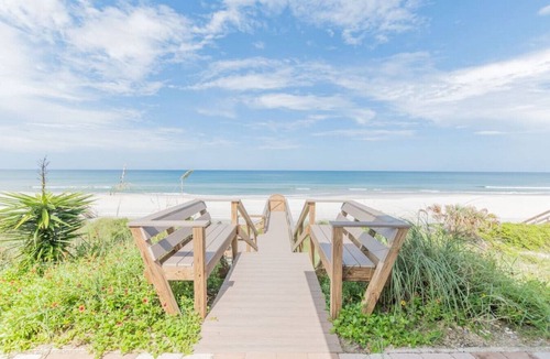 Crescent Beach House | Island Time - Oceanfront Bliss