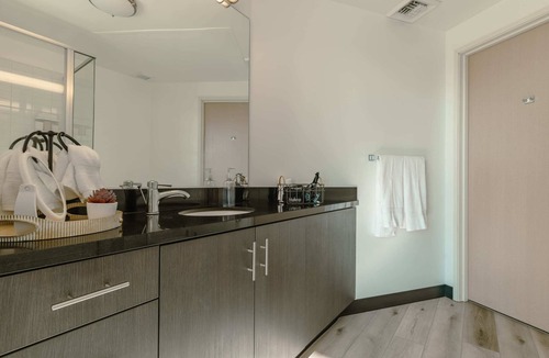 Glendale Apartment | Koreatown High Rise Luxury 2 Bedroom Apartment