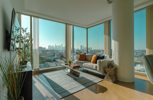Glendale Apartment | Koreatown High Rise Luxury 2 Bedroom Apartment