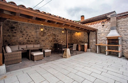 Debodes House | La Corrolada de Ana: Rural House for 10 PAX