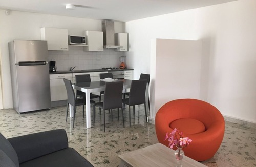 Malmok Apartment | La Dolce Vita Apartments,elegant two bedroom 2 minutes drive from Arashi Beach