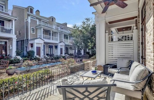 Baytowne Wharf Condo | Lavish Le Jardin Townhome in Baytowne Wharf- Pet Friendly!