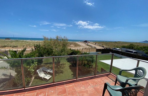 Mas Pinell Ski Chalet | Les Dunes 04 - Beachfront, A/C and with pool