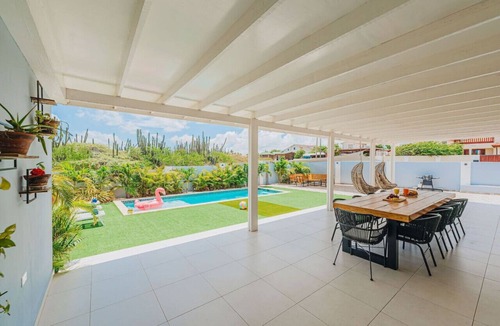 Oranjestad Villa | Local Vibes Villa, Big Pool and Outdoor, 10 sleeps