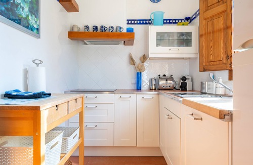 Puerto de Soller Apartment | Lovely Apartment On the Beach with Beautiful Terrace, A/C & Wi-Fi