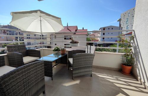 Mejasi Apartment | Lucy Apartment Split