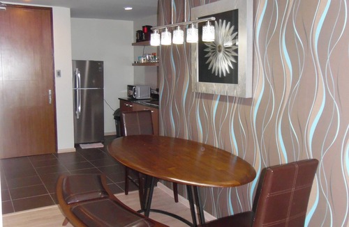 Lapu-Lapu Condo | Lux. 2BR condo + 2 pools, woow oceanviews, Gym, Beach,near Mactan Newtown, Tours