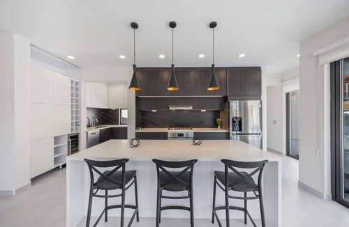 Gold Coast Villa | LUX 4BR and 3BA Villa with Pool at Malmokweg 48 by Bocobay