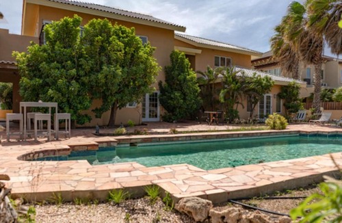 Malmok Villa | LUX PRIVATE VILLA I STEPS AWAY FROM MALMOK BEACH