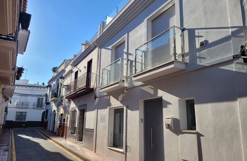 Nerja City Centre House | Luxurious 3/4 bedroom roof terrace house with Jacuzzi in Centre of Nerja