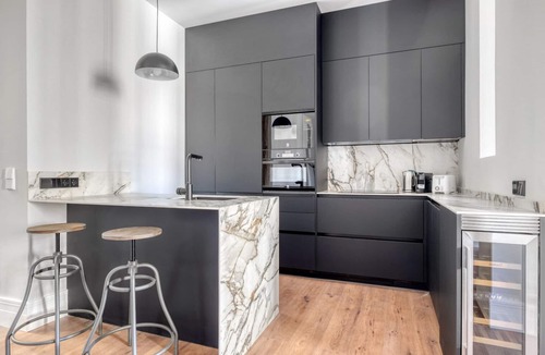 Barrio de La Latina Apartment | Luxurious 3BR in Palacio, in the heart of Madrid, by Blueground