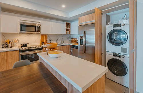 Rancho Apartment | Luxurious Harbor View Condo sleeps up till 8