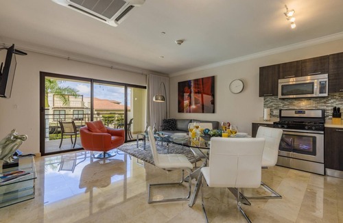Washington Condo | Luxury 1BR Condo @ Great Location & Amenities