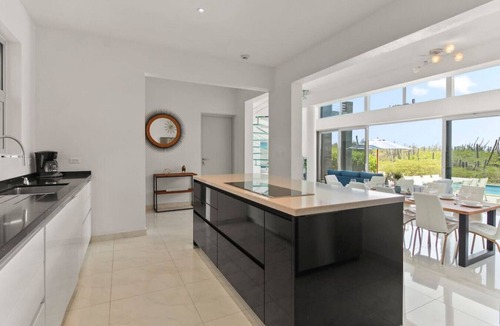 Alto Vista Villa | Luxury Mansion with View at Casa Altamira by Bocobay