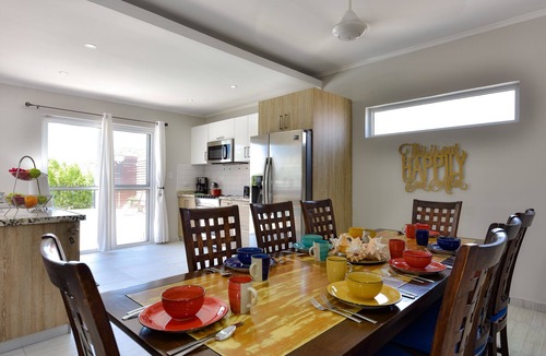 Opal Villa | Luxury Modern Villa-Pool, Ocean View Deck, In/Outdoor Kitchen, 5min to the beach