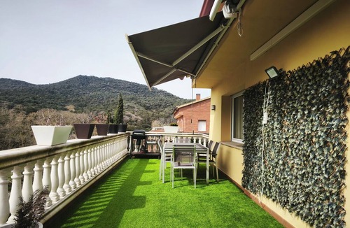 Vallromanes Ski Chalet | Luxury Villa in Vallromanes - Nature, Pool, Views, Close to Barcelona & Beach.