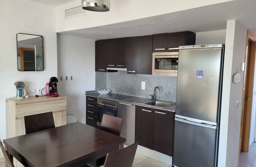 Santa Margarida Apartment | Magnificent 2-bedroom apartment sleeps 5 with marina and sea views