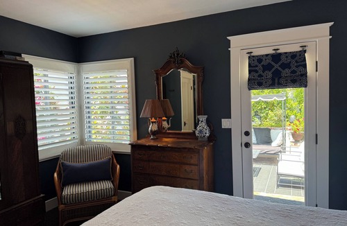 Belmont Shore House | Maison de Fleurs, BELMONT SHORE FAVORITE Private Yard, Garage