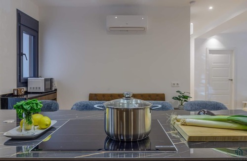 La Caleta Apartment | Miramar Luxe Beach Apartment Living4Malaga