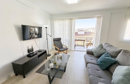 Plaza de Toros Vieja Apartment | Modern 3-Bedroom Apartment Near Málaga City Center, Train Station, and Beach