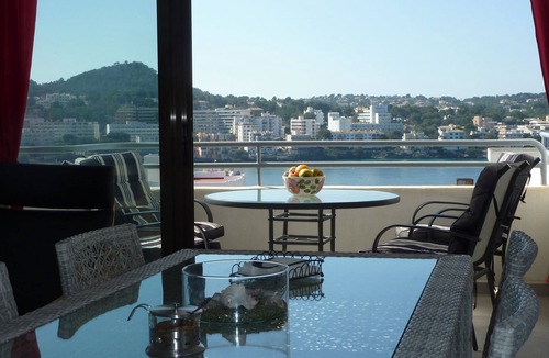 Ses Rotes Velles Apartment | Modern Apartment with Shared Pool, Wifi, A/C and Sea View in Santa Ponsa