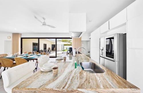 Koyari House | Modern Home *5 minutes to Eagle Beach*