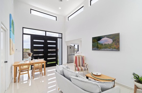 Punto de Oro House | Modern home with Private Pool - FREE BBQ