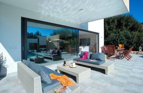 Crestatx Villa | Modern Luxury Villa with Heated Pool, Outdoor Jacuzzi & 4 En-Suite Bedrooms