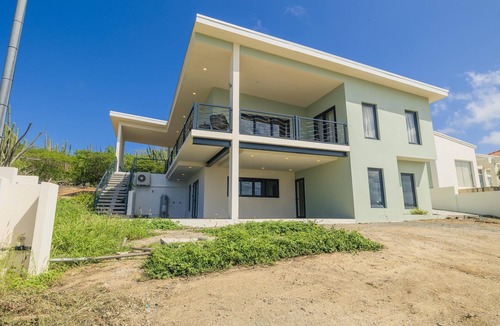 Jaburibari Apartment | Modern NEW 2BR1BA ~ Nature Escape ~ Great Location