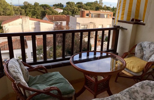 Comarruga Apartment | Modern sea view apartment, 2 steps from the beach, near Barcelona