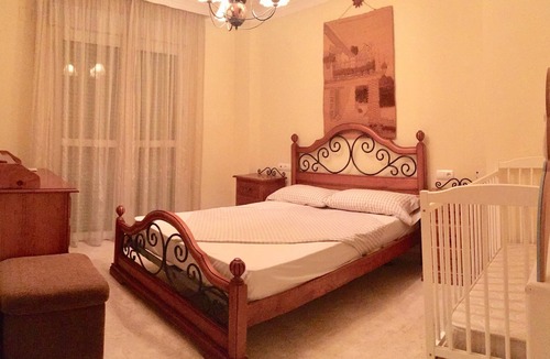 Benalmadena Costa Ski Chalet | Modern terraced house 650 m from the beach. Communal swimming pool. a / c