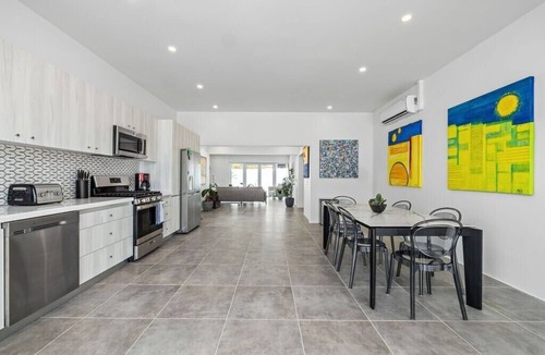 Malmok Villa | Modern TresTrapi Beach Villa 8 bed/8 Bath 2 Pools