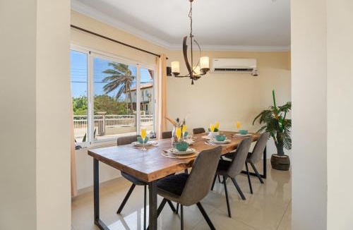 Boroncana House | NEW 3BR 2BA Private Villa with Spacious Garden