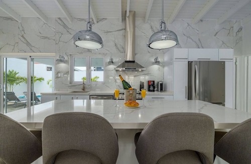 Cunucu Abao Villa | NEW 5BR Villa w/PrivatePool 3min to Eagle Beach