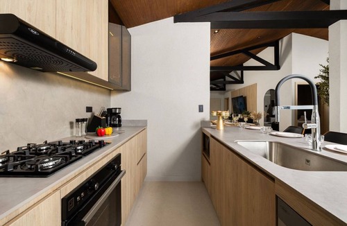 Pos Chiquito House | New BeachSide 3BR w/Private Pool Ocean View