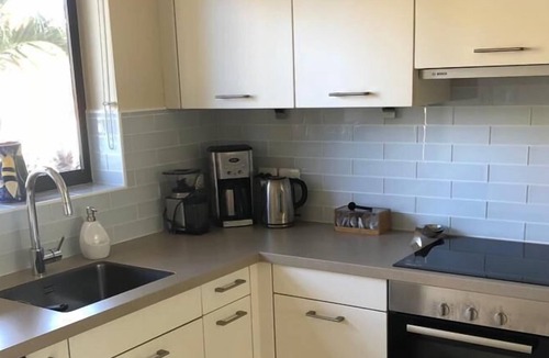 Gold Coast Condo | NEW LISITNG! - BEAUTIFUL 2 BDRM condo at Gold Coast Villas